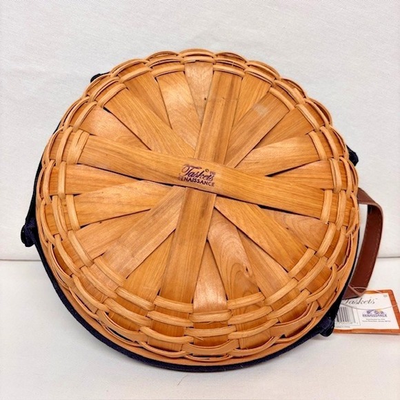 VTG Taskets Renaissance Pie Basket NWT Blue Fabric, Handles 11"x2.5" - Picture 2 of 4